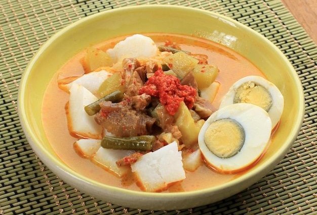 Lontong sayur